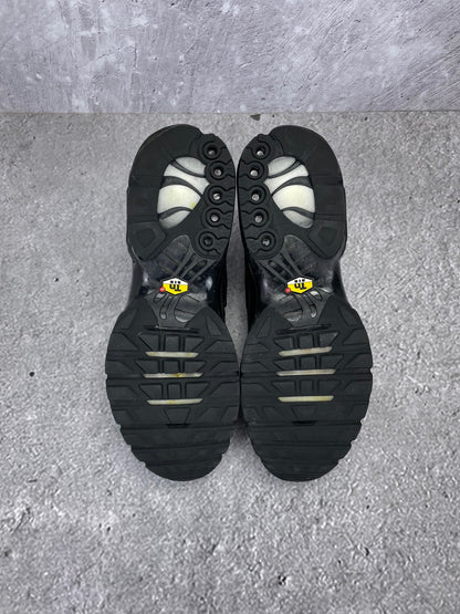 Nike Air Max Plus Triple Black - buty sportowe, podeszwa
