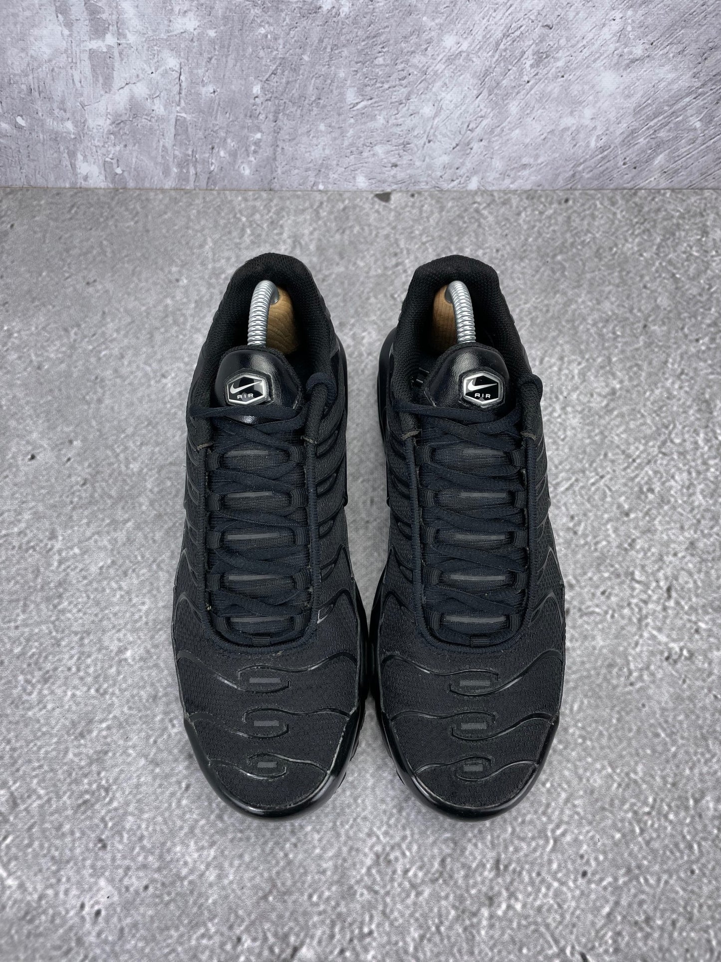 Nike Air Max Plus Triple Black - buty sportowe, widok z góry