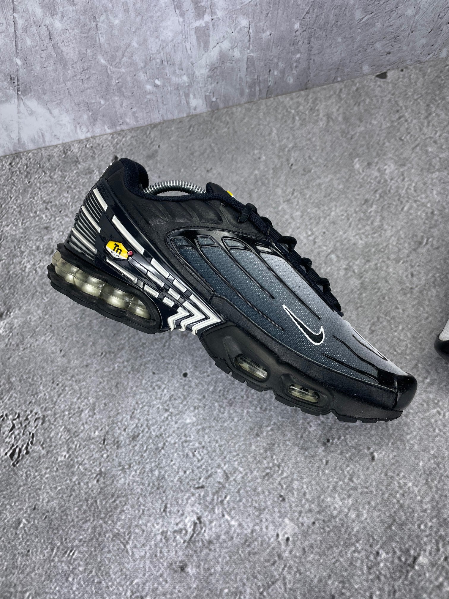 Nike Air Max Plus 3 Black White - buty sportowe, wewnętrzny panel lewego buta