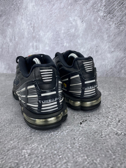 Nike Air Max Plus 3 Black White - buty sportowe, widok z tyłu