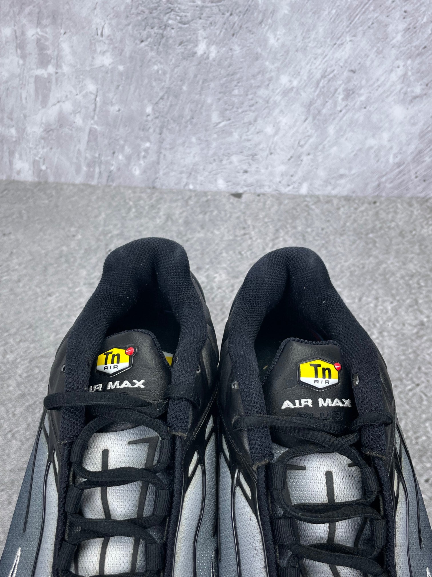 Nike Air Max Plus 3 Black White - buty sportowe, zapiętki butów