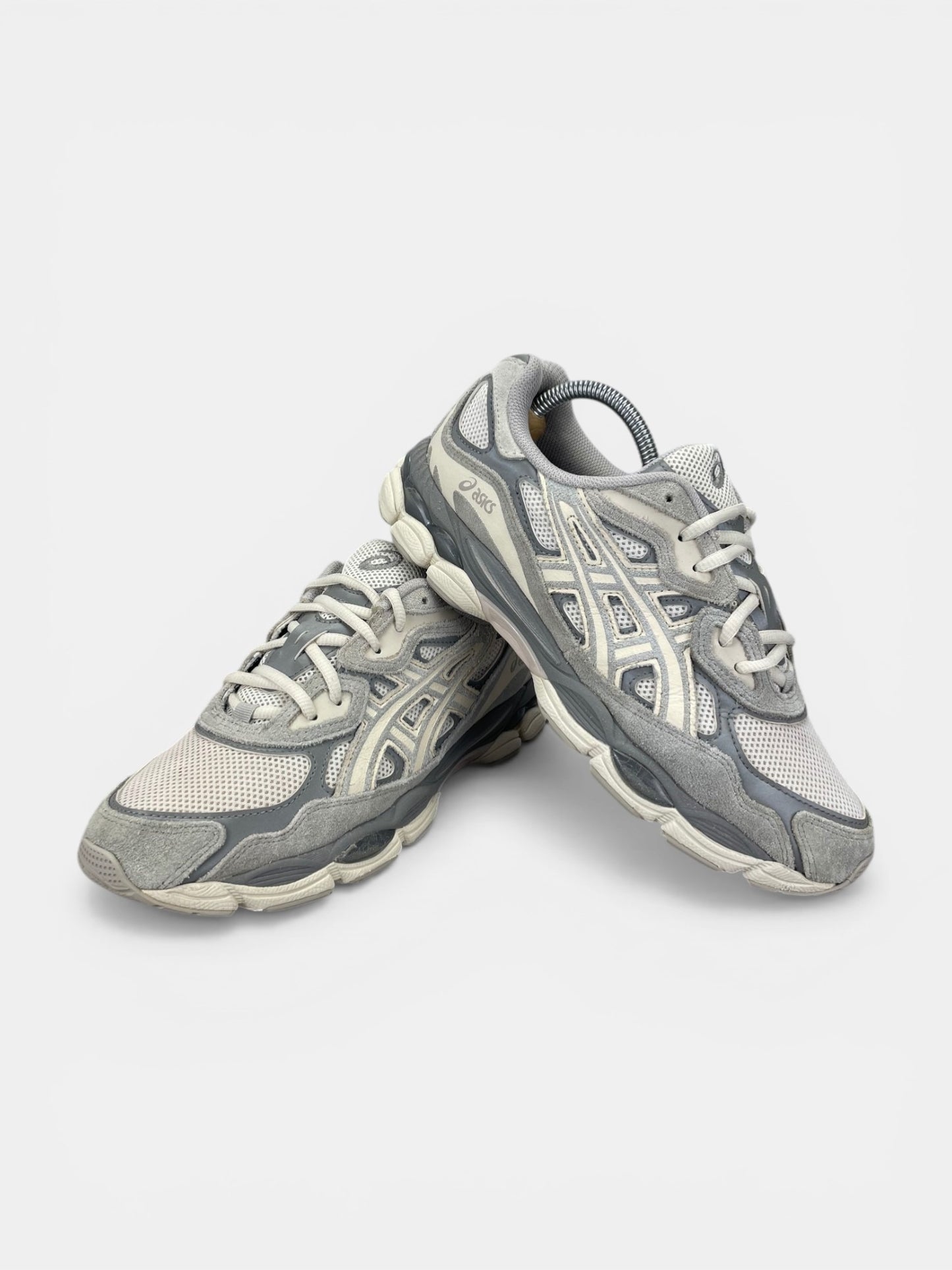 ASICS GEL-NYC Cream Oyster Grey - buty sportowe, boczny profil