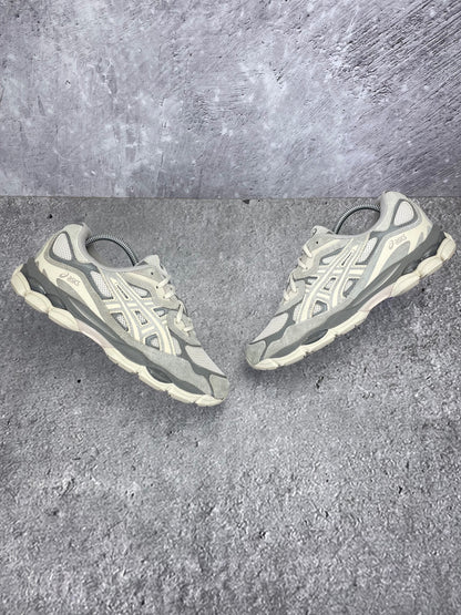 ASICS GEL-NYC Cream Oyster Grey - buty sportowe, widok z góry na zewnętrzną stronę butów