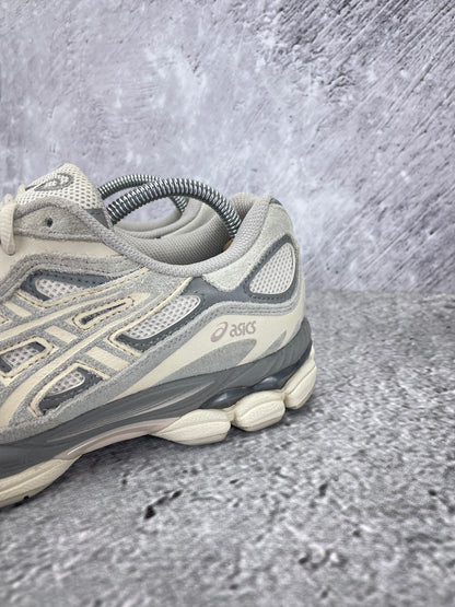 ASICS GEL-NYC Cream Oyster Grey - buty sportowe, zapiętki butów