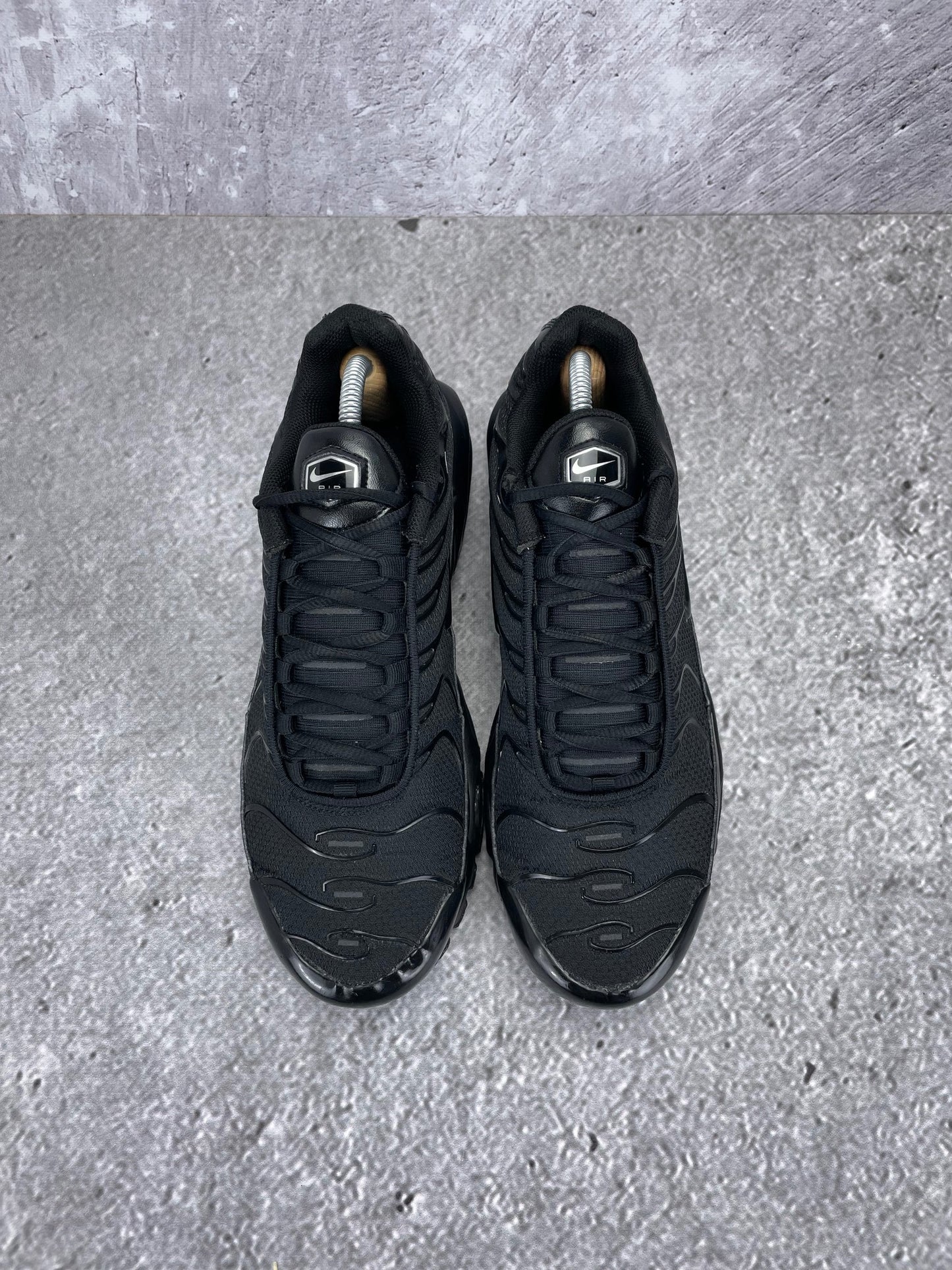 Nike Air Max Plus Triple Black - buty sportowe, widok z góry