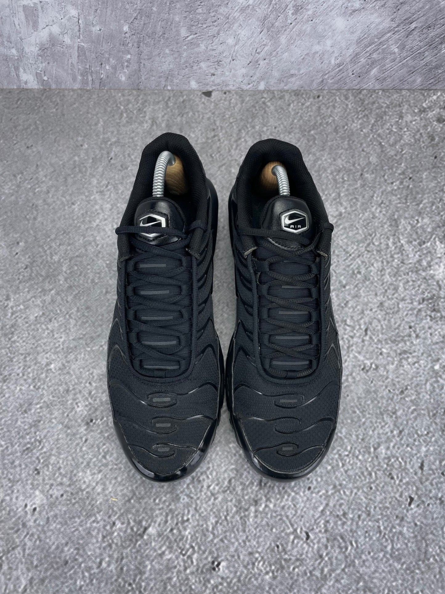 Nike Air Max Plus Triple Black - buty sportowe, widok z góry