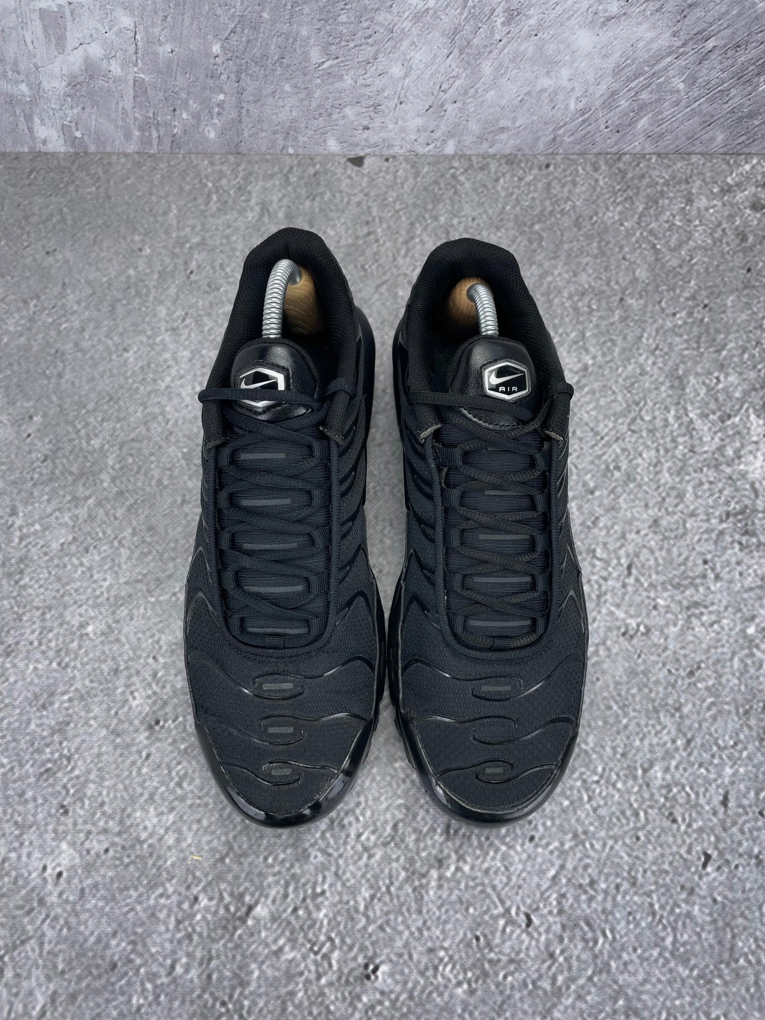 Nike Air Max Plus Triple Black - buty sportowe, widok z góry