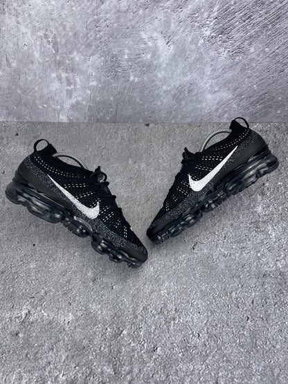 Nike Air VaporMax 2023 Flyknit Oreo - buty sportowe, zewnętrzny panel prawego buta