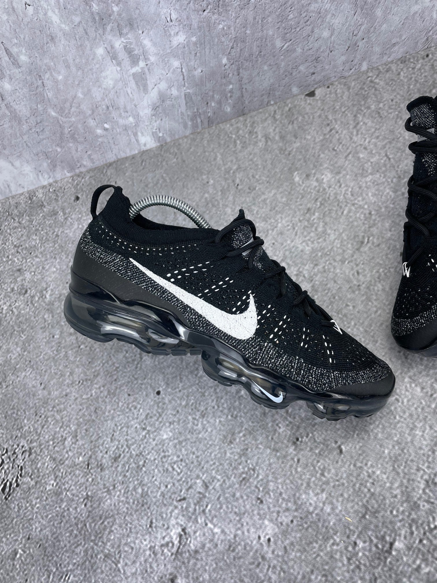 Nike Air VaporMax 2023 Flyknit Oreo - buty sportowe, zewnętrzny panel lewego buta