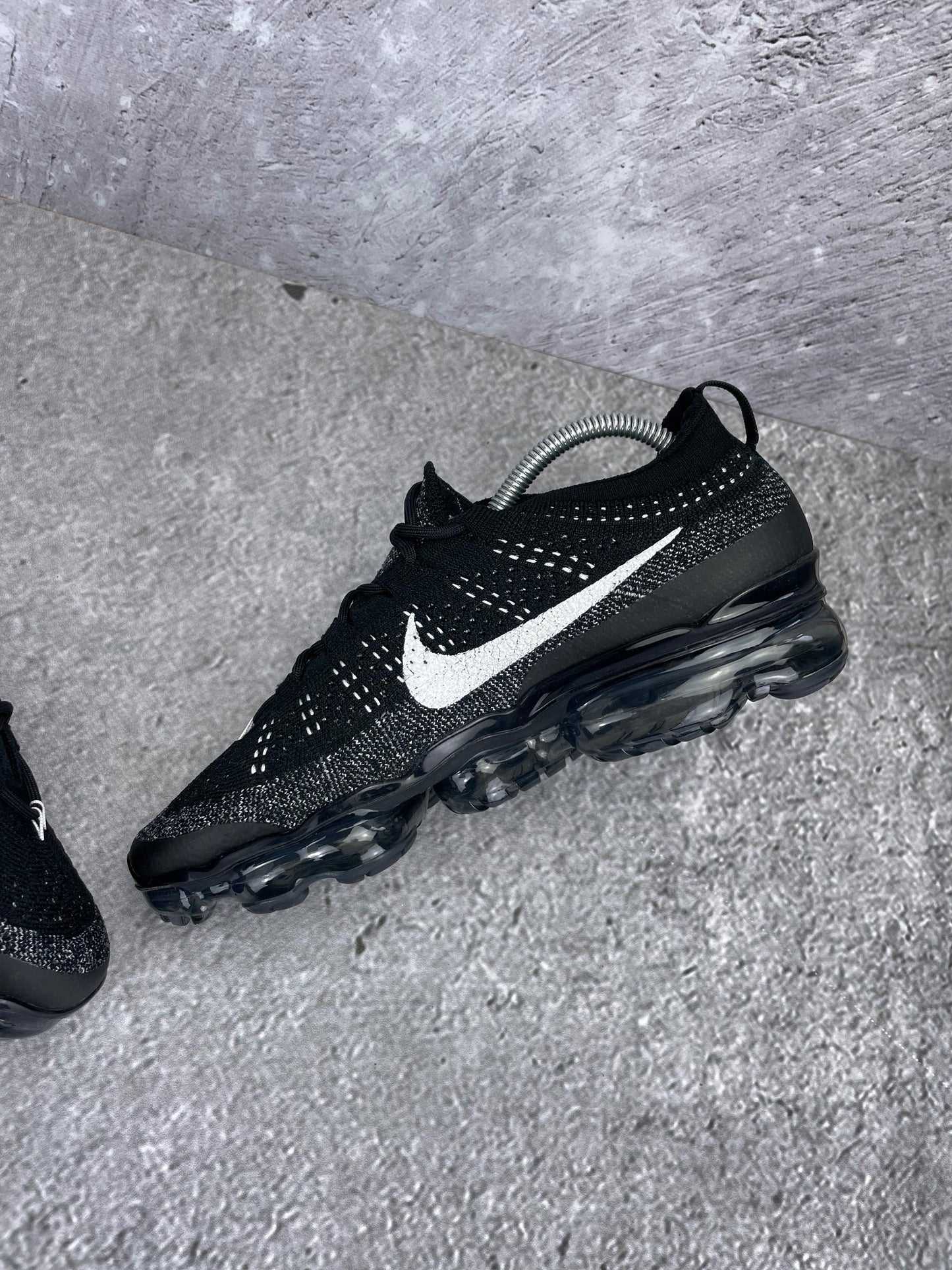 Nike Air VaporMax 2023 Flyknit Oreo - buty sportowe, wewnętrzny panel prawego buta