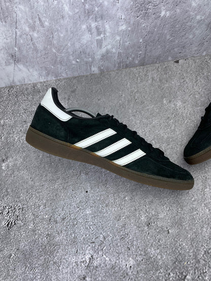adidas Handball Spezial “Black Gum” Black Gum - buty sportowe, wewnętrzny panel lewego buta