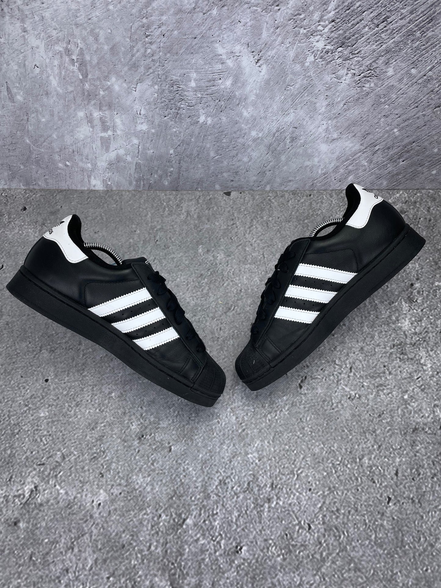 adidas Superstar II Black White - buty sportowe, zewnętrzny panel prawego buta