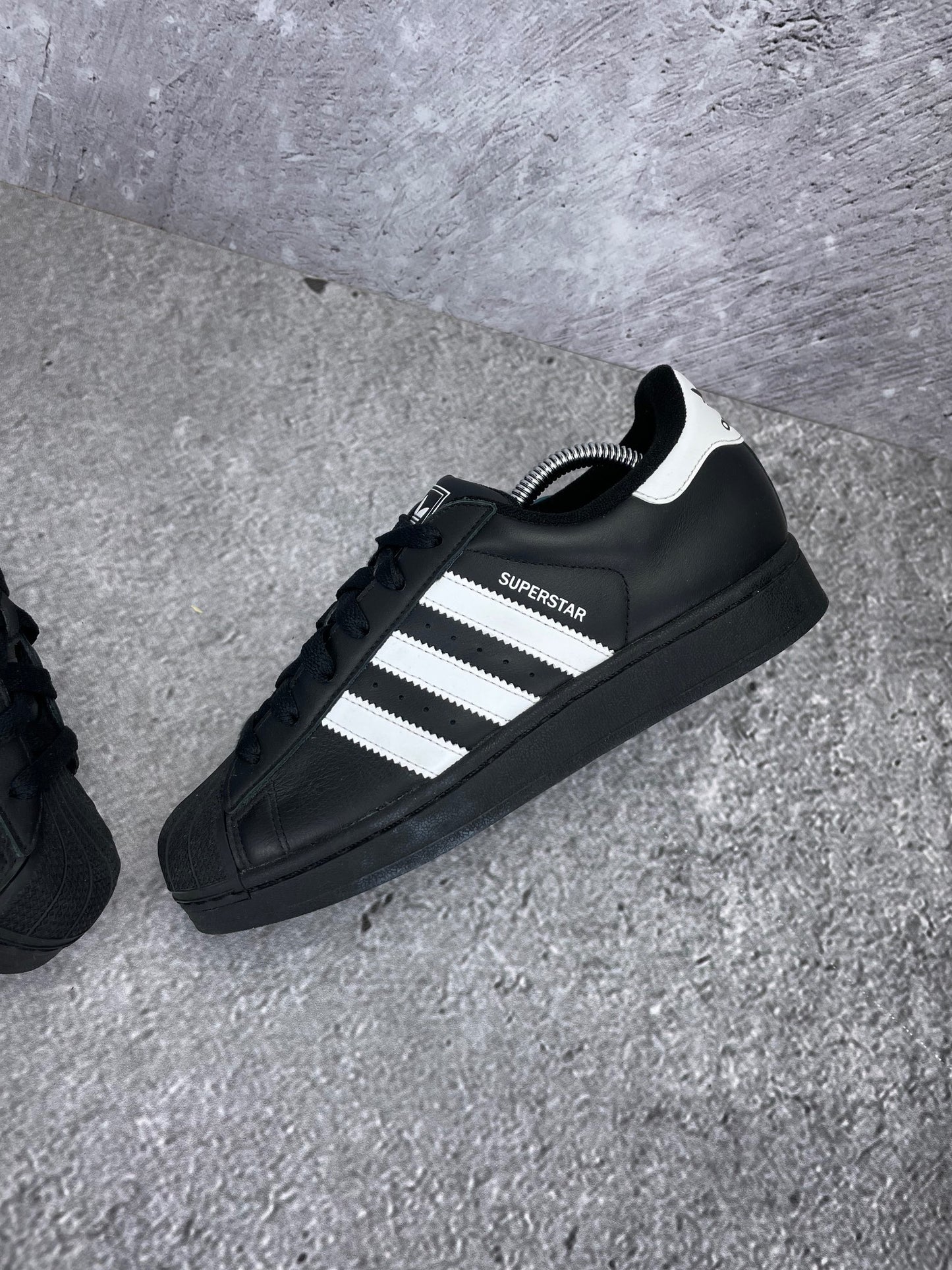 adidas Superstar II Black White - buty sportowe, widok z góry na wewnętrzną stronę butów