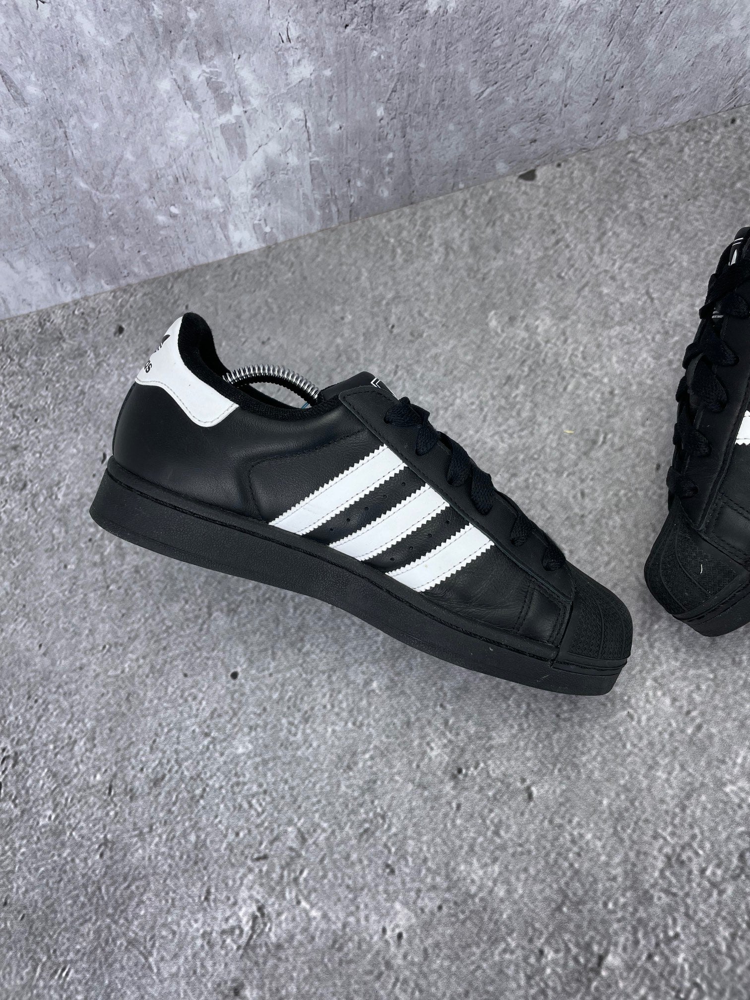 adidas Superstar II Black White - buty sportowe, wewnętrzny panel lewego buta