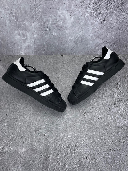 adidas Superstar II JH9977 - buty sportowe, zewnętrzny panel prawego buta