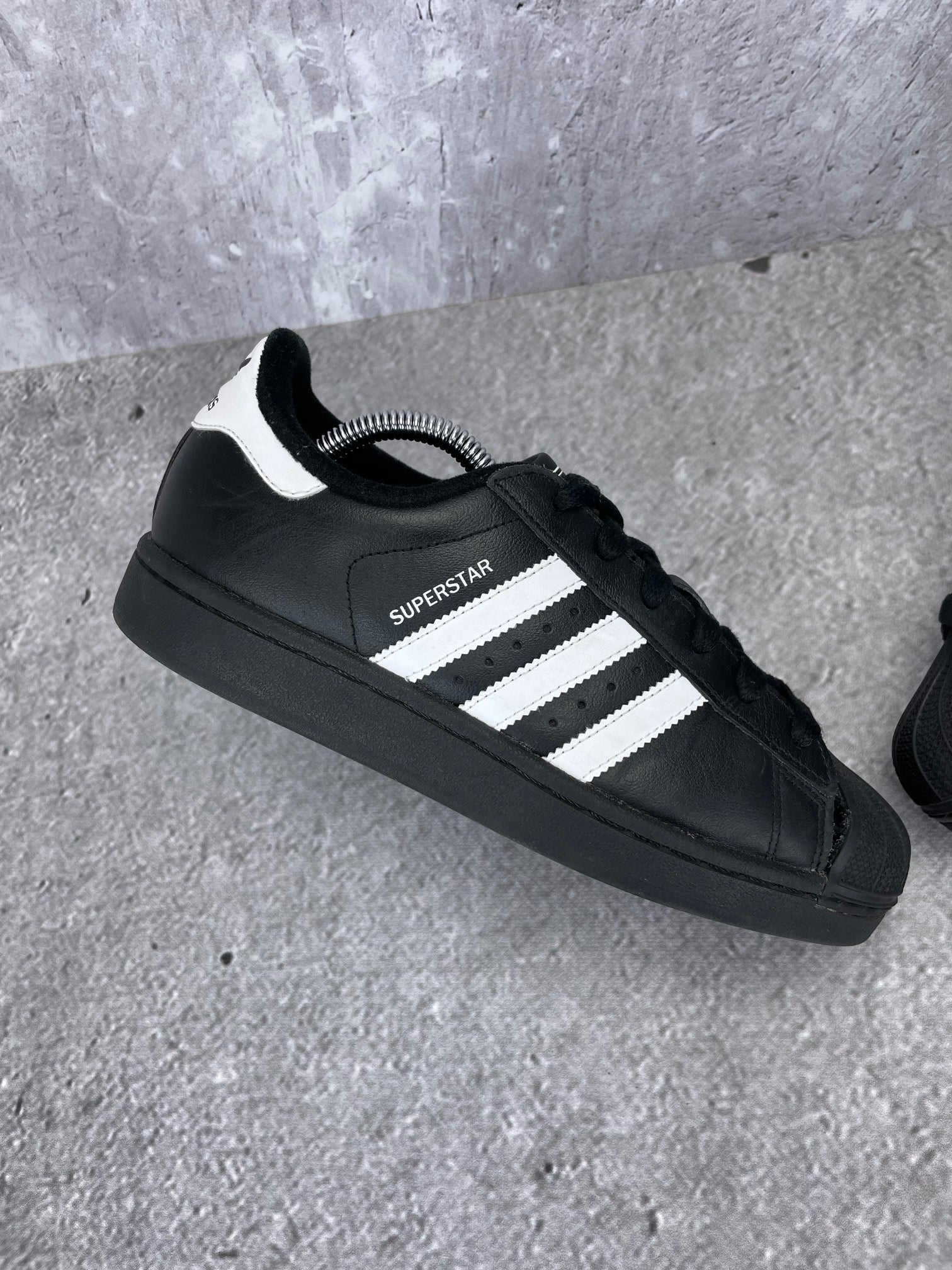 adidas Superstar II JH9977 - buty sportowe, zewnętrzny panel lewego buta