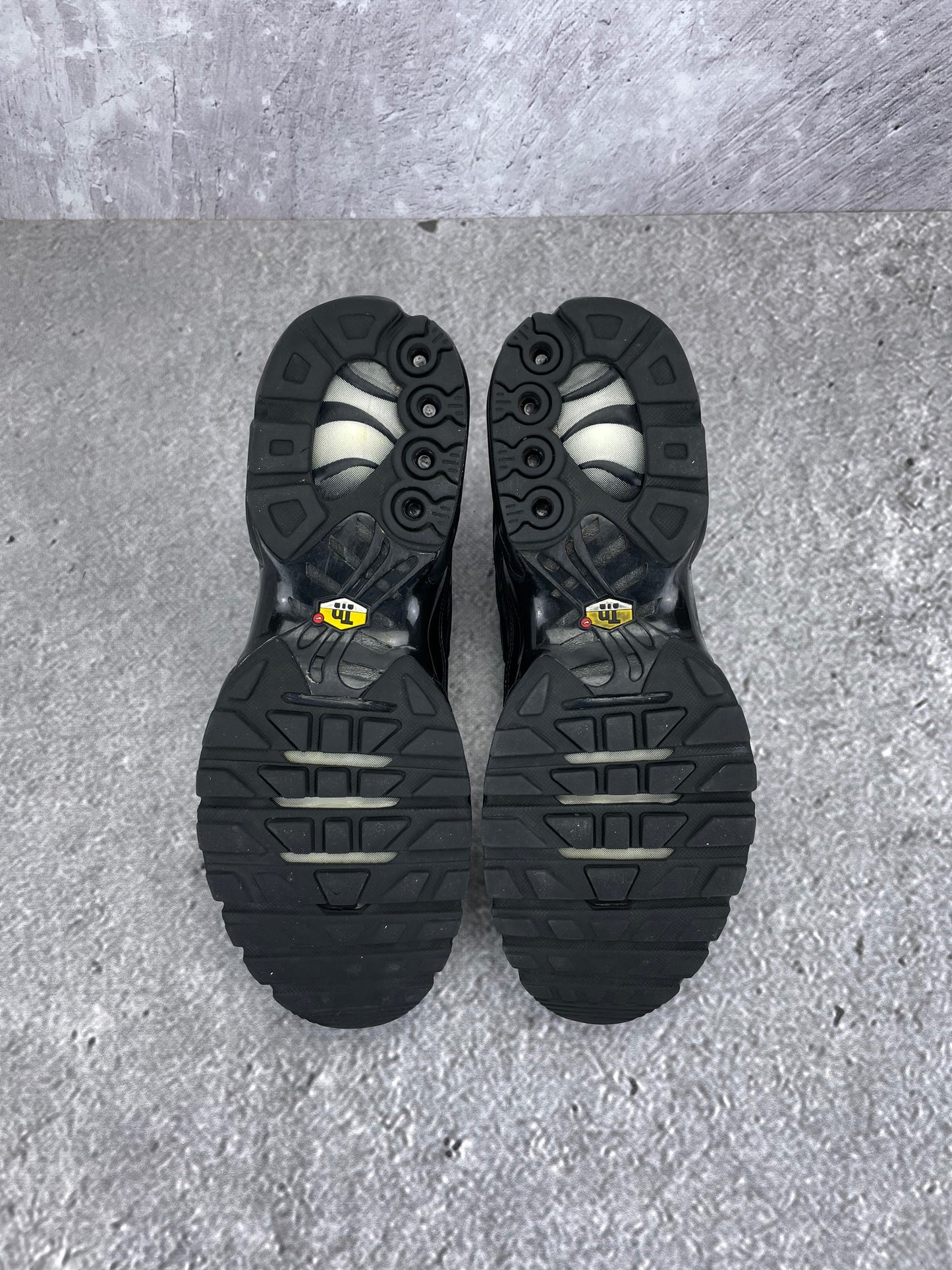 Nike Air Max Plus Triple Black - buty sportowe, podeszwa