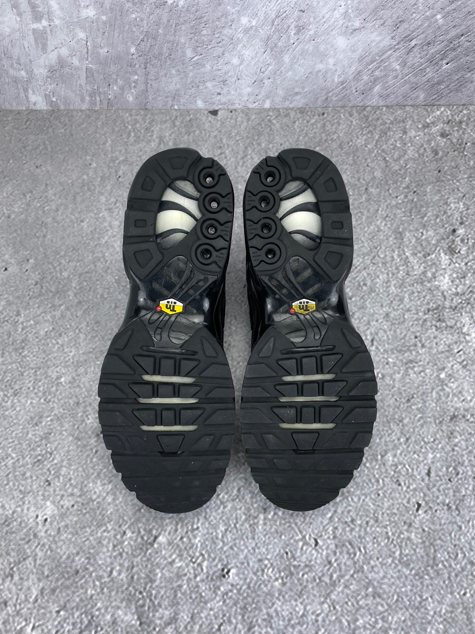 Nike Air Max Plus Triple Black - buty sportowe, podeszwa