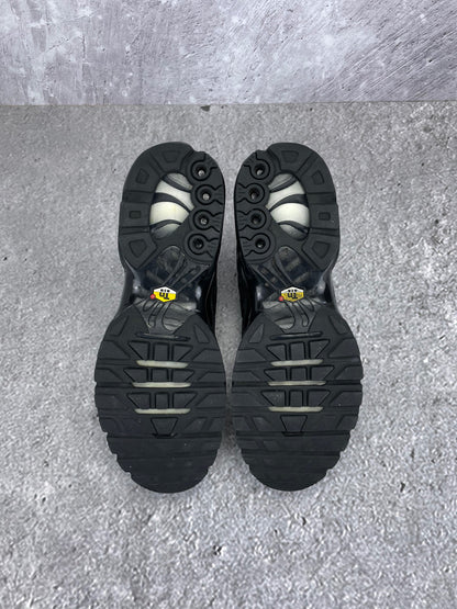 Nike Air Max Plus Triple Black - buty sportowe, podeszwa