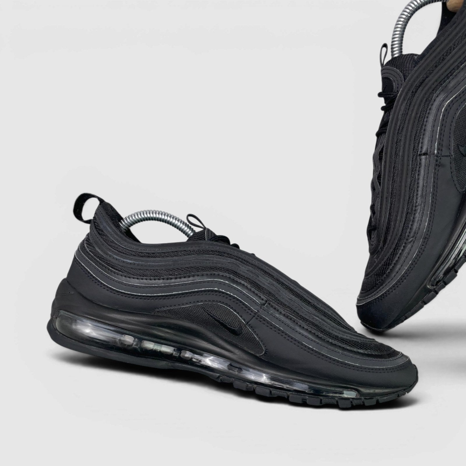 Nike Air Max 97 — buty sportowe męskie w bardzo dobrym stanie rozmiar 42.5, boczny profil, lewa strona