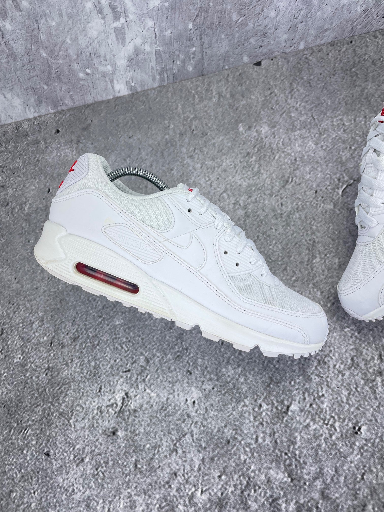 Nike Air Max 90 White Light Crimson - buty sportowe, widok z góry na wewnętrzną stronę butów