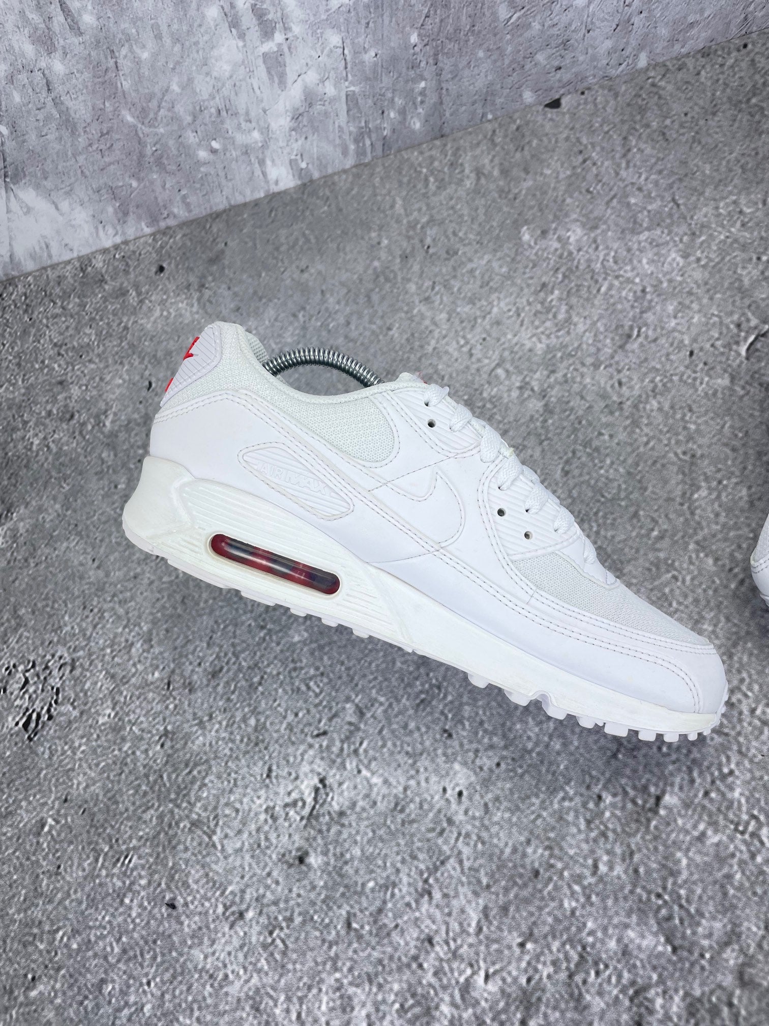 Nike Air Max 90 White Light Crimson - buty sportowe, wewnętrzny panel lewego buta