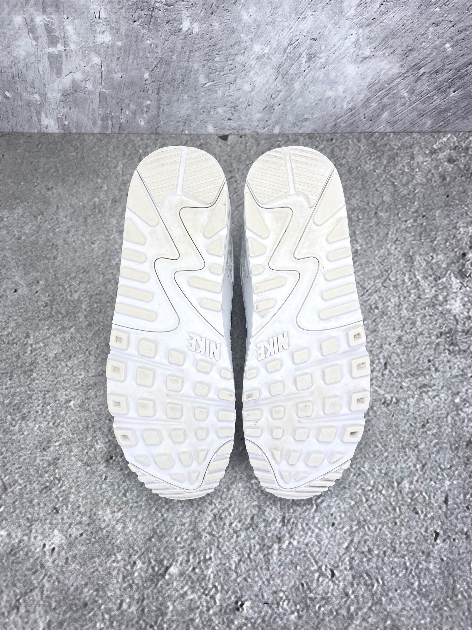 Nike Air Max 90 White Light Crimson - buty sportowe, podeszwa