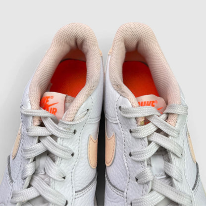 Nike Air Force 1 Low — buty sportowe damskie w bardzo dobrym stanie rozmiar 38, wkładka
