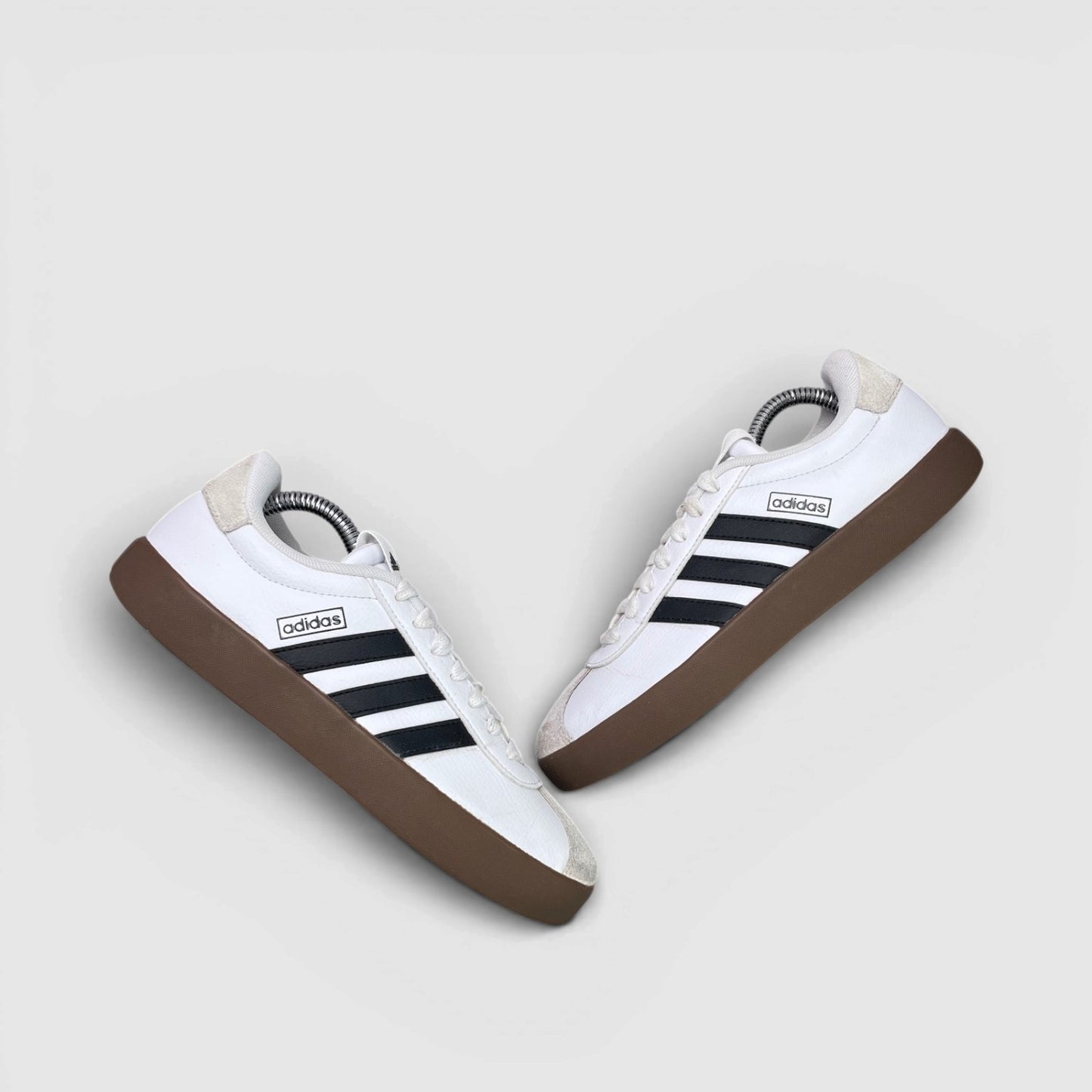 Adidas VL Court 3.0 — buty sportowe damskie w bardzo dobrym stanie rozmiar 38, para butów