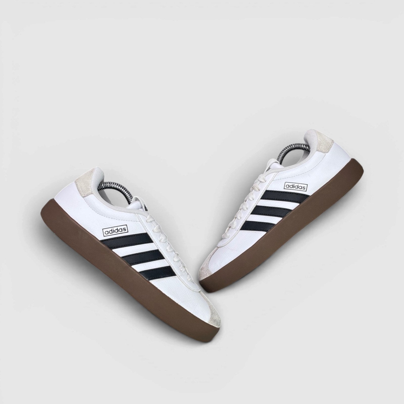 Adidas VL Court 3.0 — buty sportowe damskie w bardzo dobrym stanie rozmiar 38, para butów