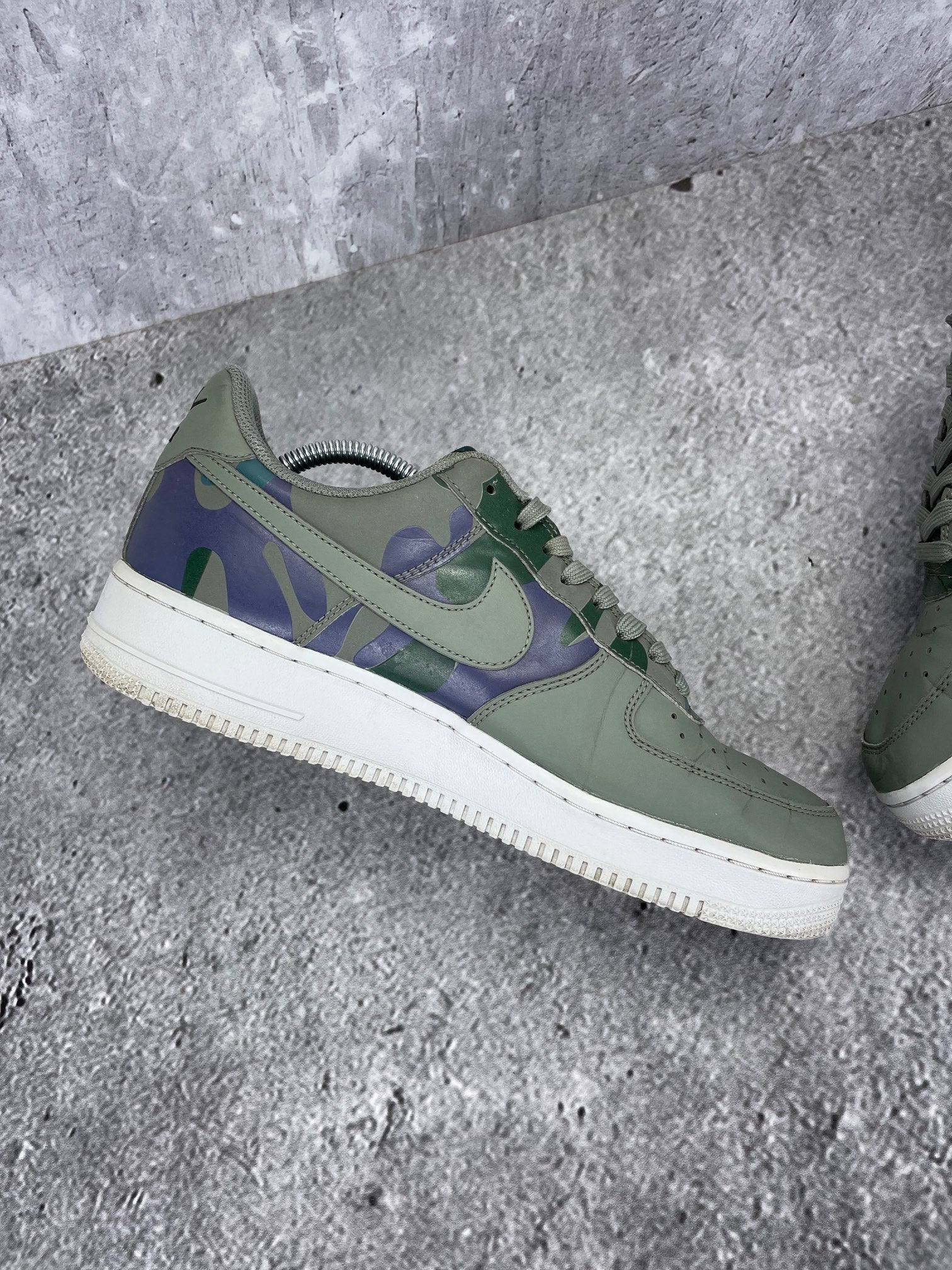 Nike Air Force 1 '07 LV8 Country Camo - buty sportowe, wewnętrzny panel lewego buta