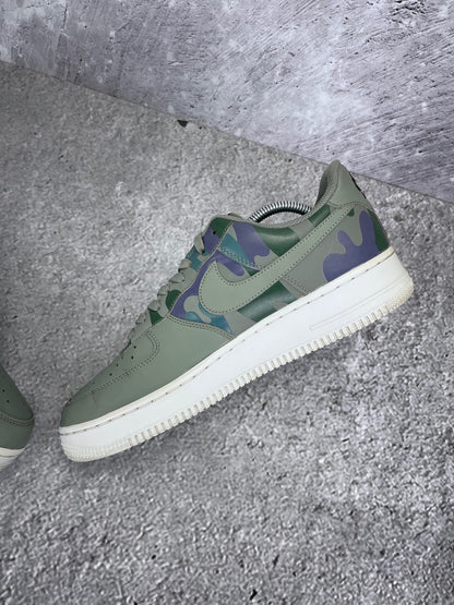 Nike Air Force 1 '07 LV8 Country Camo - buty sportowe, wewnętrzny panel prawego buta
