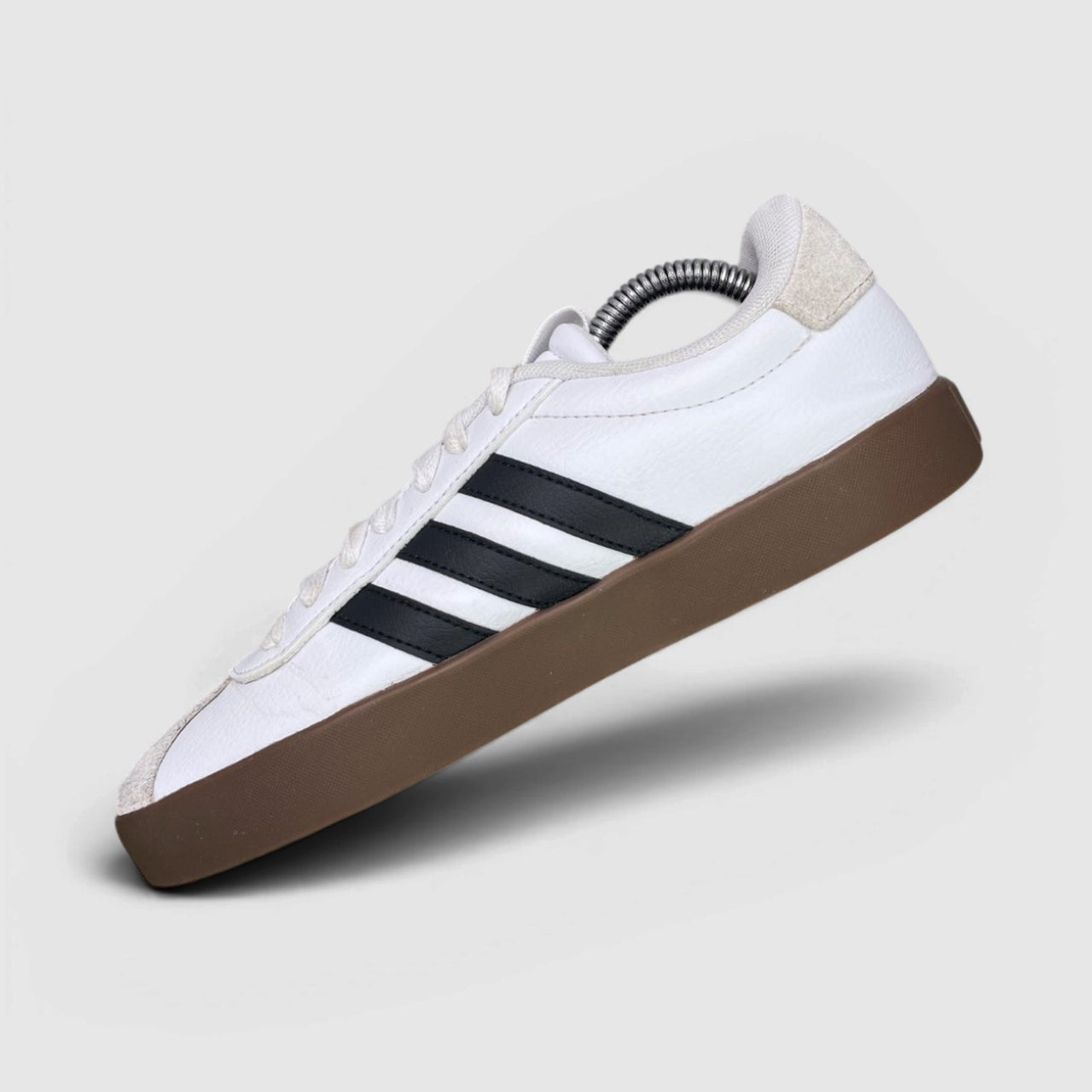 Adidas VL Court 3.0 — buty sportowe damskie w bardzo dobrym stanie rozmiar 38, boczny profil, lewa strona