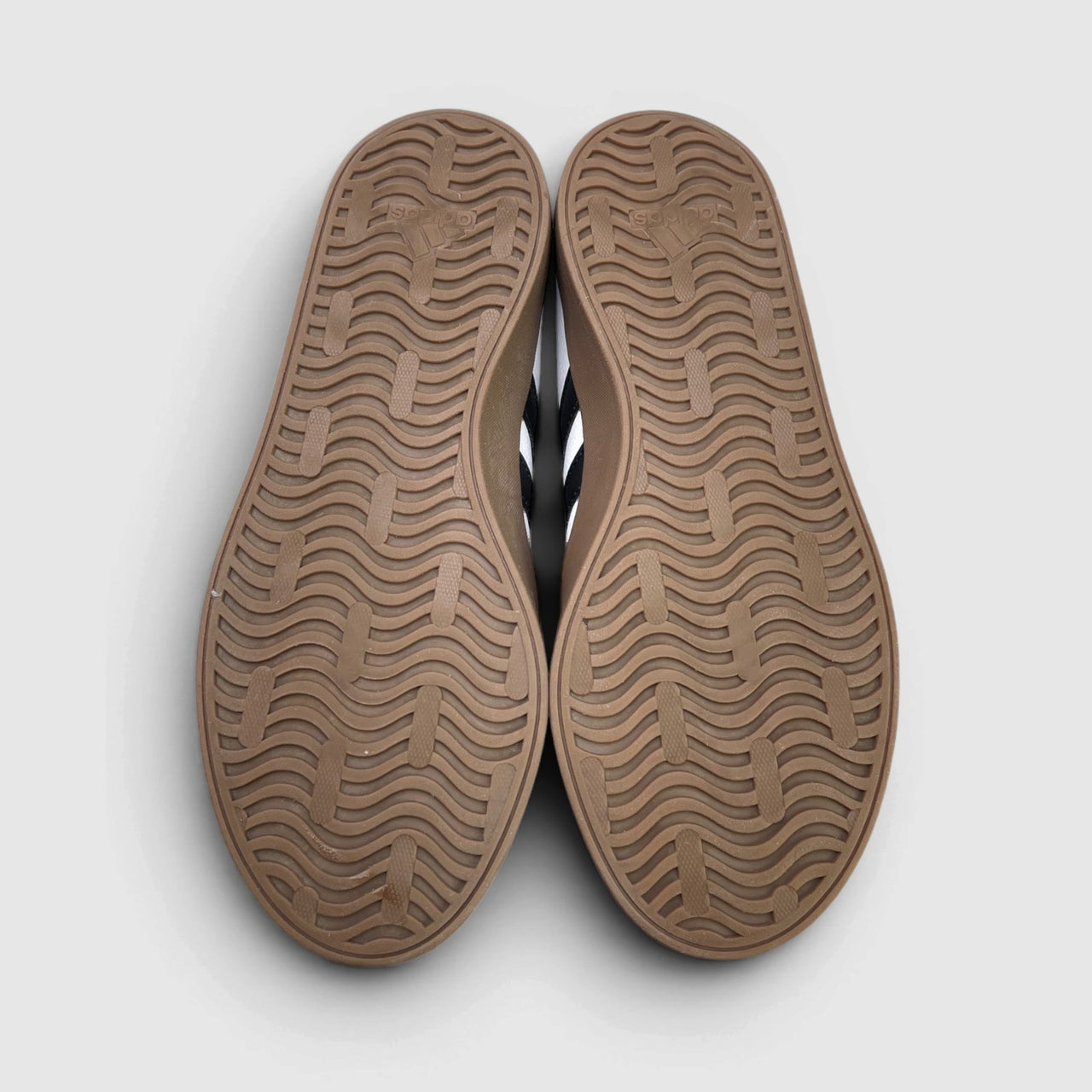 Adidas VL Court 3.0 — buty sportowe damskie w bardzo dobrym stanie rozmiar 38, podeszwa