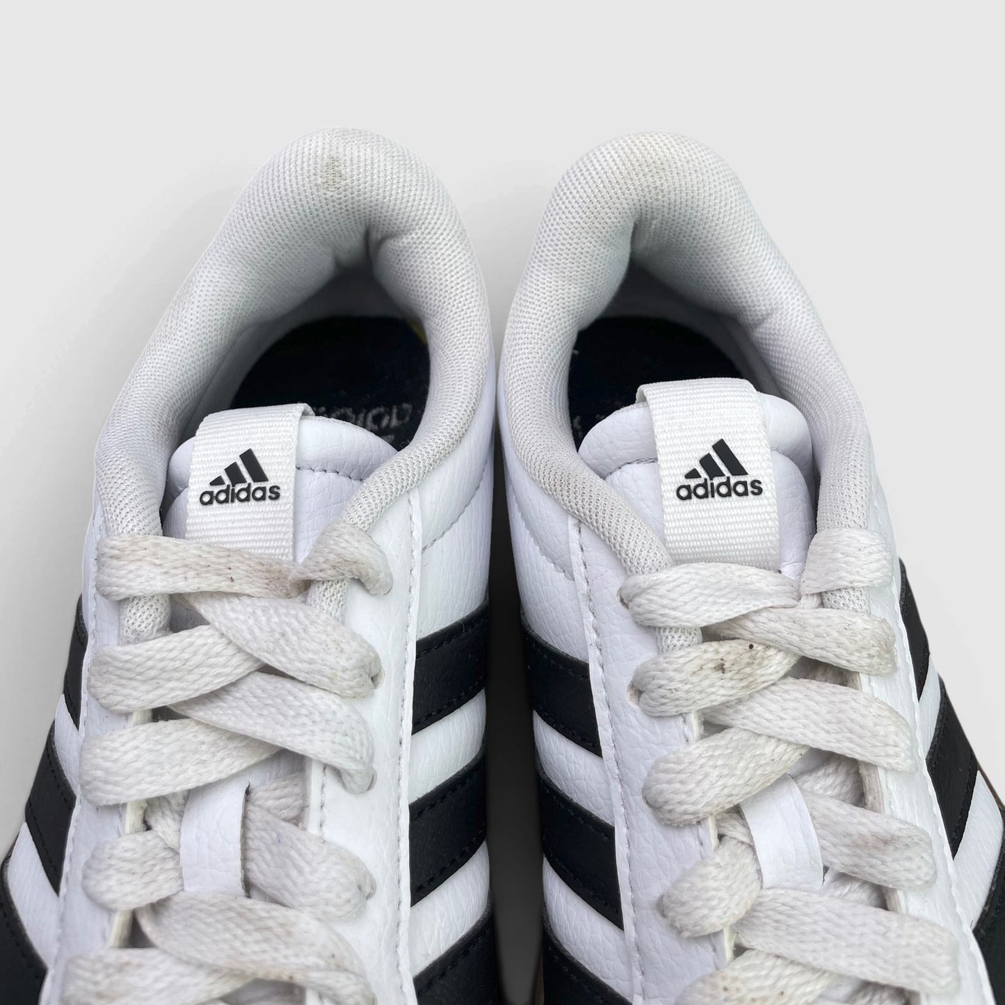 Adidas VL Court 3.0 — buty sportowe damskie w bardzo dobrym stanie rozmiar 38, wkładka