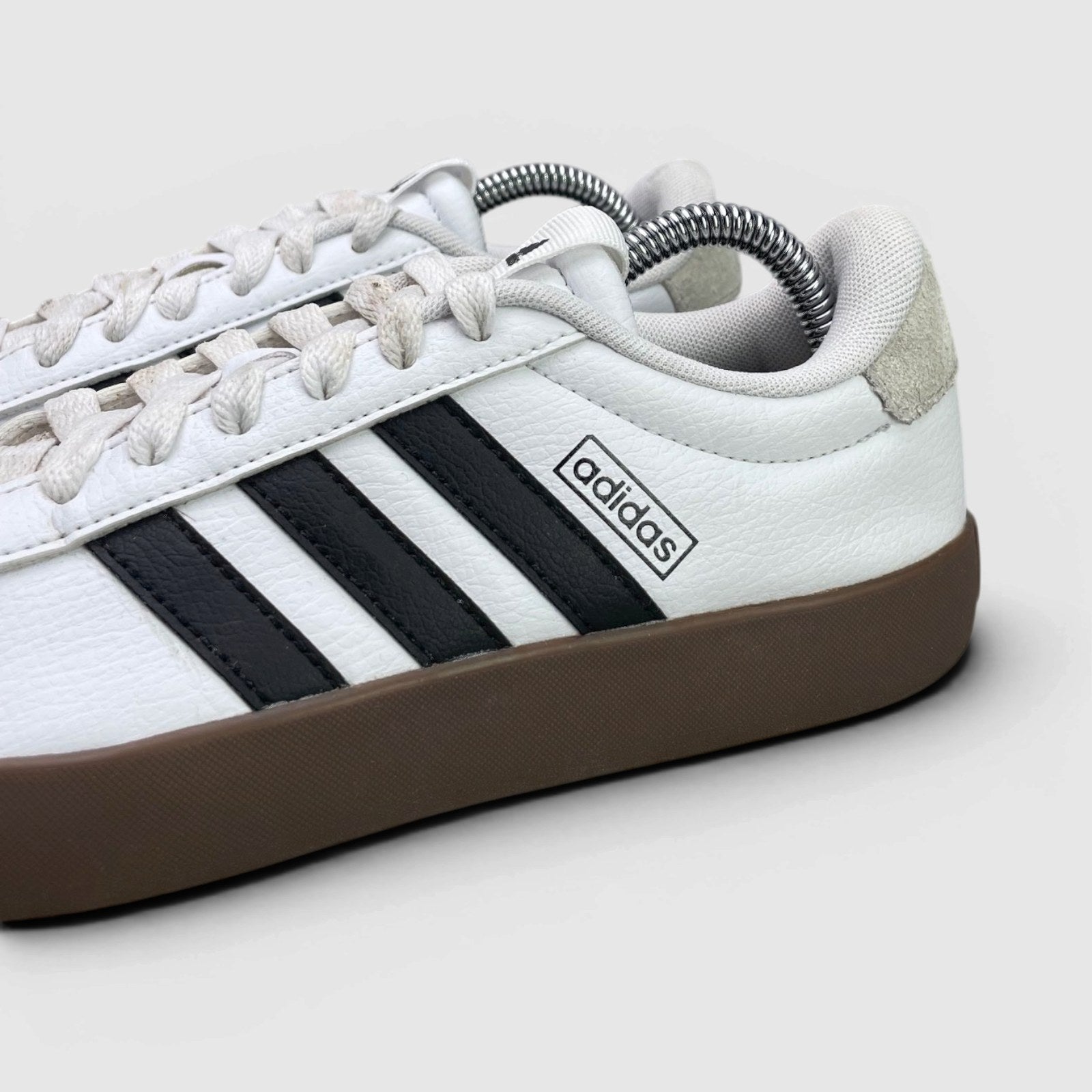 Adidas VL Court 3.0 — buty sportowe damskie w bardzo dobrym stanie rozmiar 38, boczny profil, lewa strona