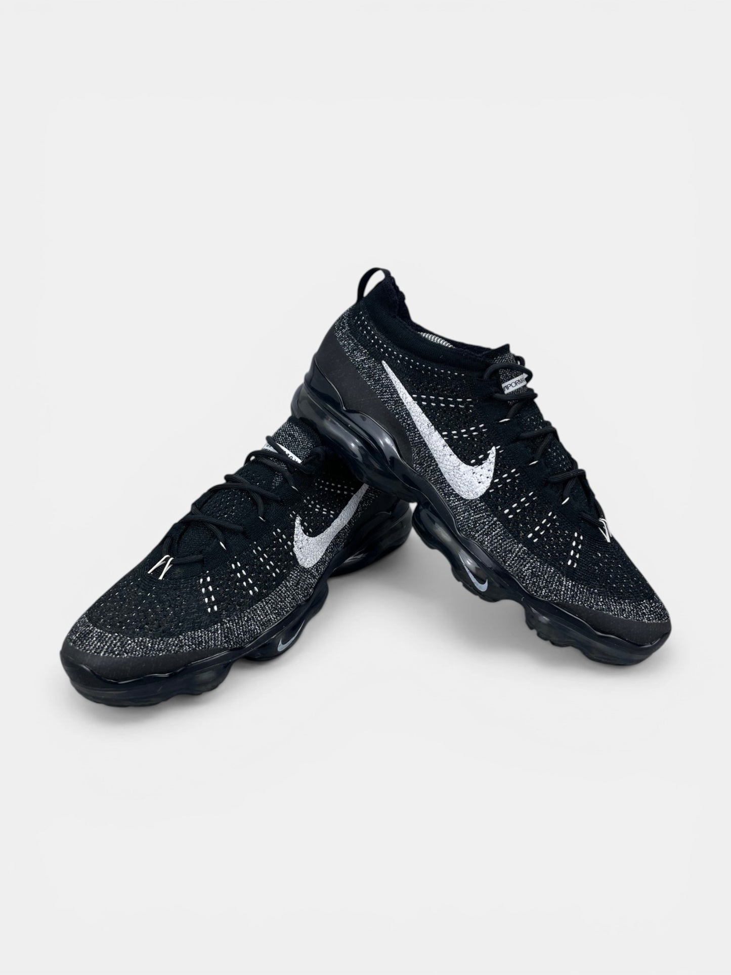 Nike Air VaporMax 2023 Flyknit Oreo - buty sportowe, boczny profil