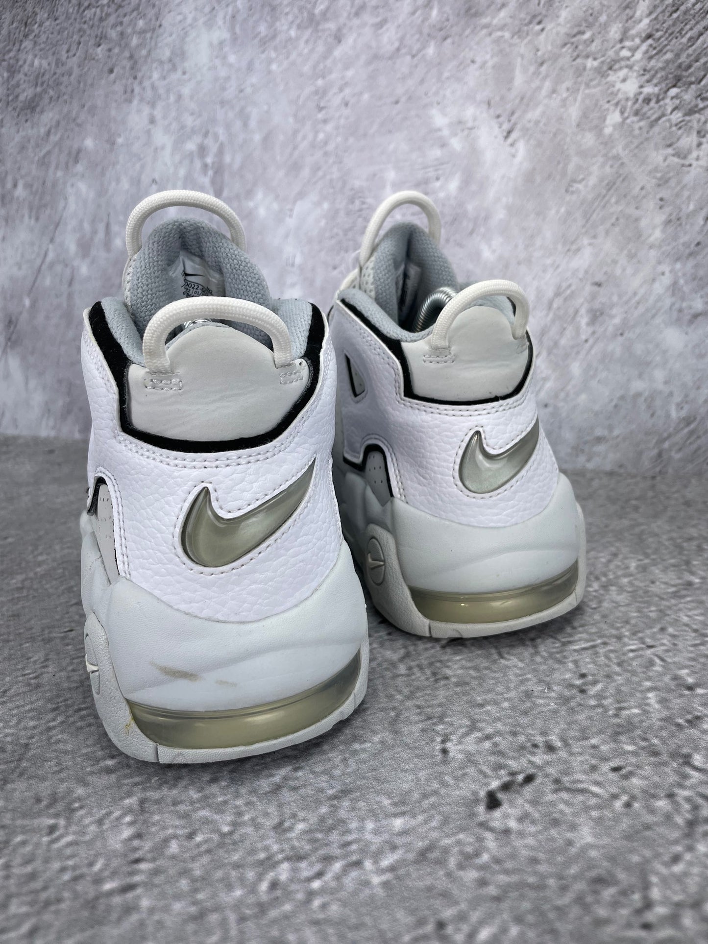 Nike Air More Uptempo Mid Photon Dust - buty sportowe, widok z tyłu
