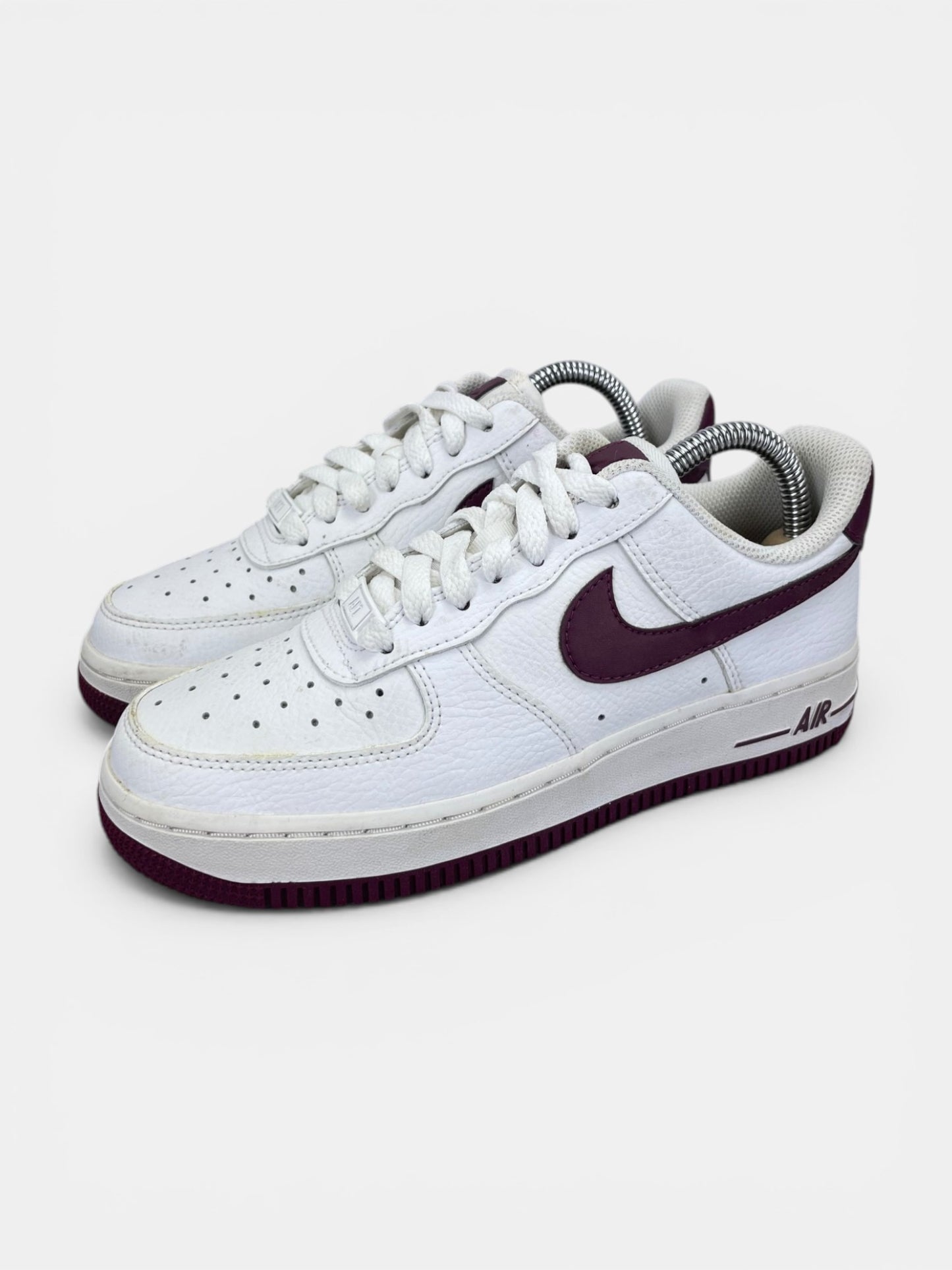 Nike Air Force 1 '07 Bordeaux - buty sportowe, widok z boku