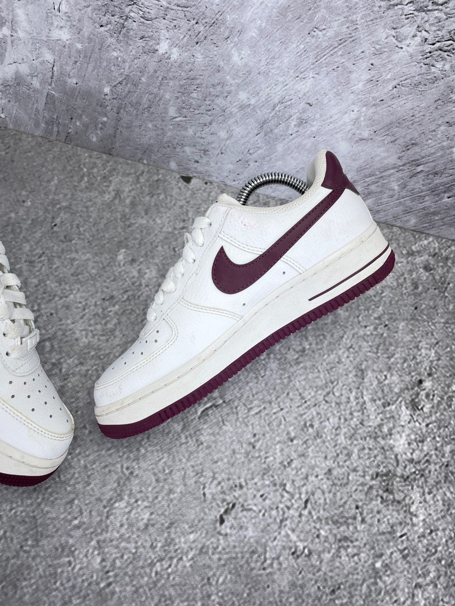 Nike Air Force 1 '07 Bordeaux - buty sportowe, wewnętrzny panel prawego buta