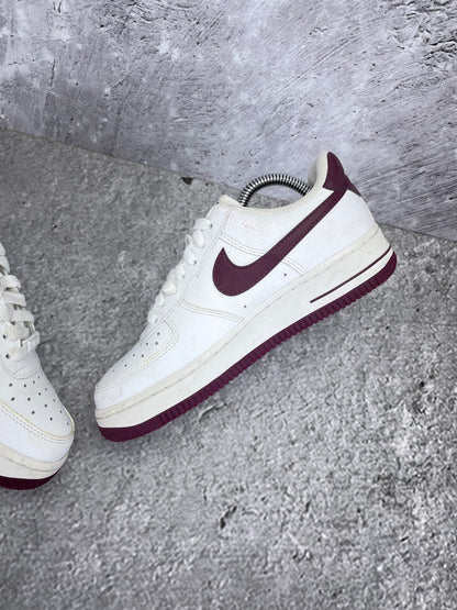 Nike Air Force 1 '07 Bordeaux - buty sportowe, wewnętrzny panel prawego buta