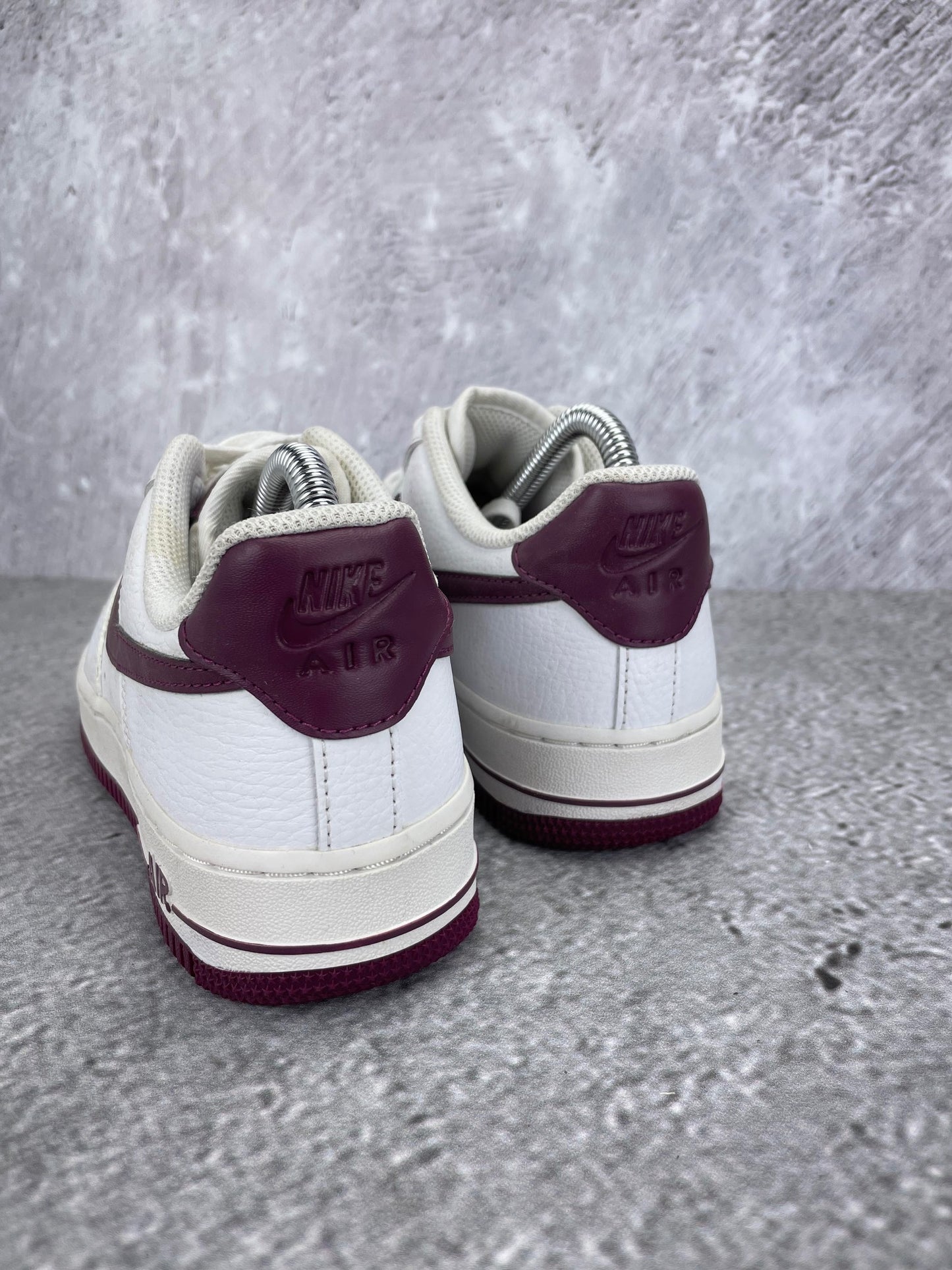 Nike Air Force 1 '07 Bordeaux - buty sportowe, widok z tyłu