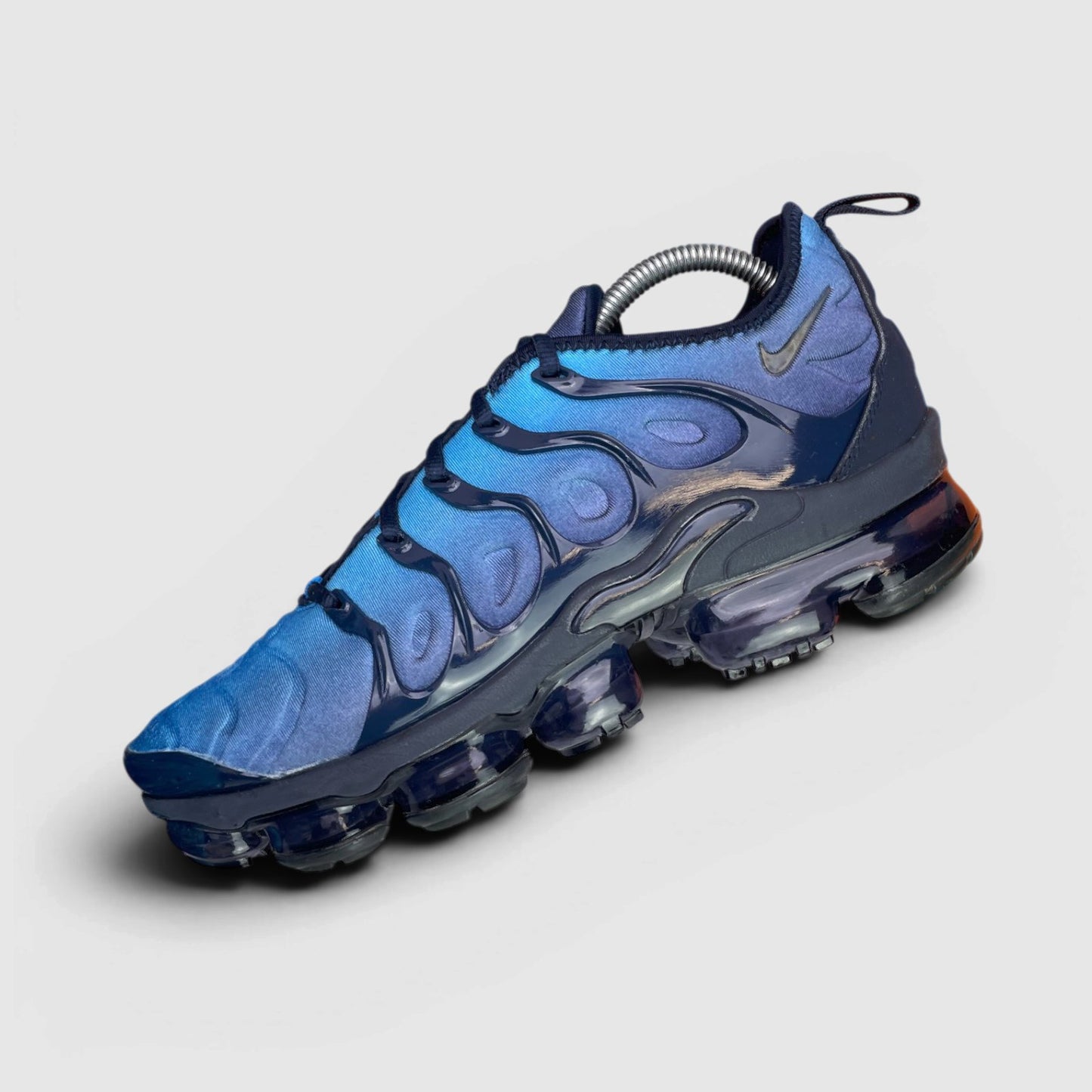 Nike Air Vapormax Plus Photo Blue — buty sportowe męskie w bardzo dobrym stanie rozmiar 42, boczny profil, prawa strona