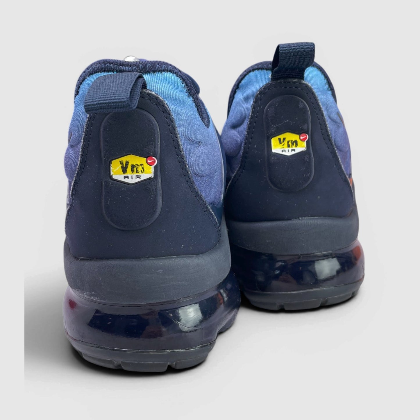 Nike Air Vapormax Plus Photo Blue — buty sportowe męskie w bardzo dobrym stanie rozmiar 42, widok z tyłu