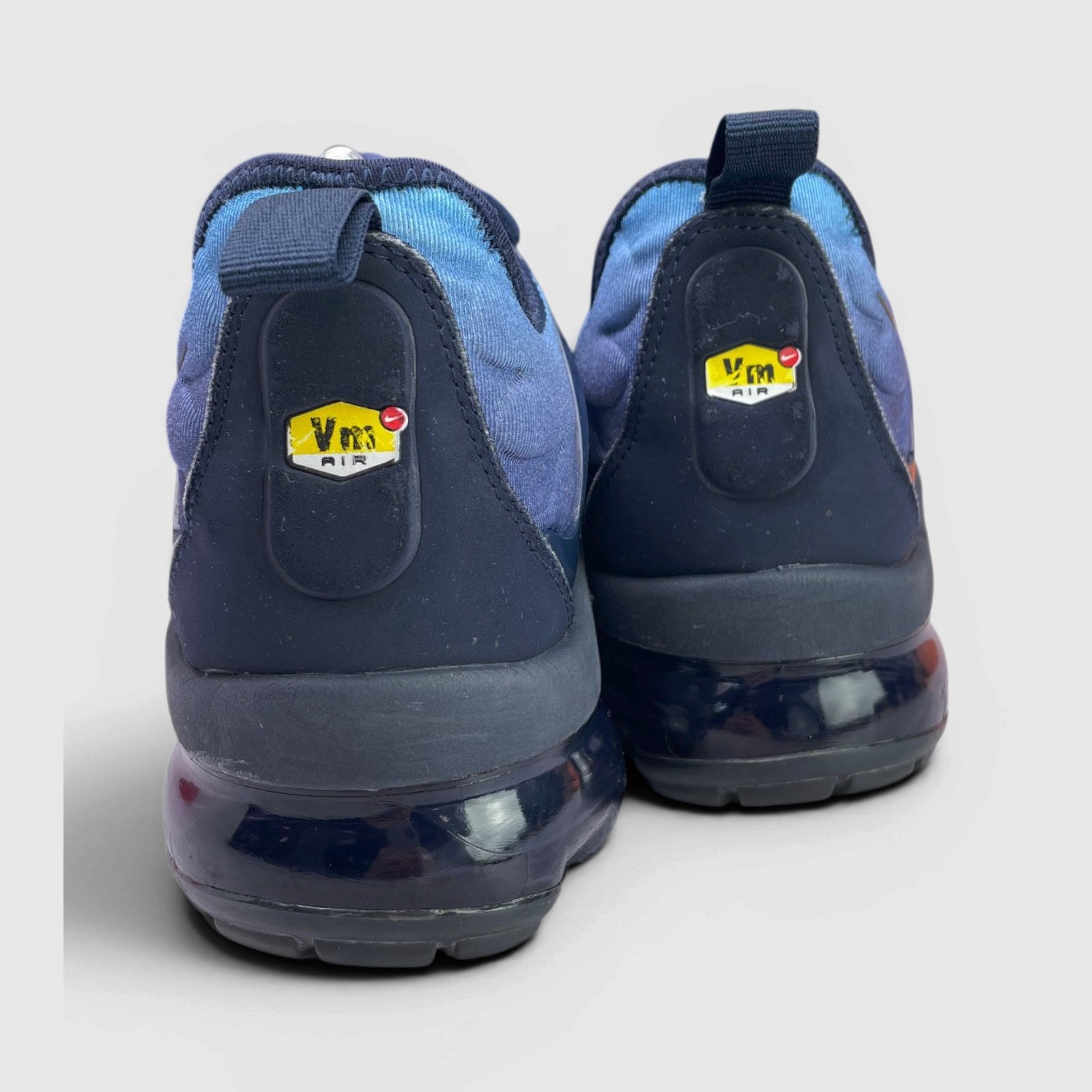 Nike Air Vapormax Plus Photo Blue — buty sportowe męskie w bardzo dobrym stanie rozmiar 42, widok z tyłu