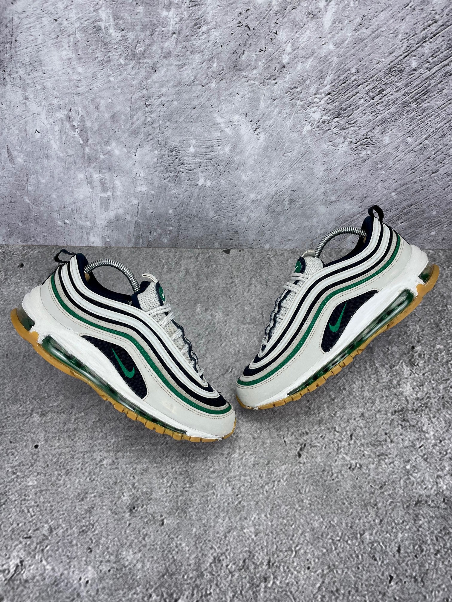 Nike Air Max 97 Photon Dust Malachite - buty sportowe, widok z góry na zewnętrzną stronę butów