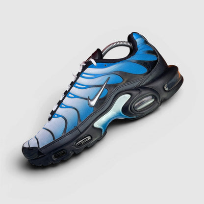 Nike Air Max Plus Blue Gradient — buty sportowe męskie w bardzo dobrym stanie rozmiar 42.5, boczny profil, prawa strona