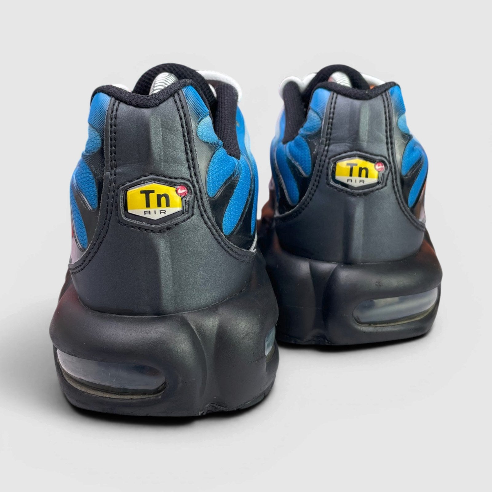 Nike Air Max Plus Blue Gradient — buty sportowe męskie w bardzo dobrym stanie rozmiar 42.5, widok z tyłu