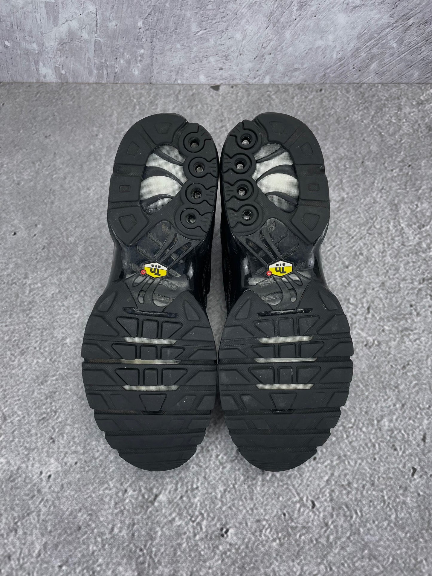 Nike Air Max Plus Triple Black - buty sportowe, podeszwa
