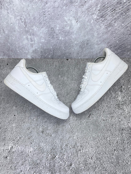 Nike Air Force 1 '07 Triple White - buty sportowe, widok z góry na zewnętrzną stronę butów